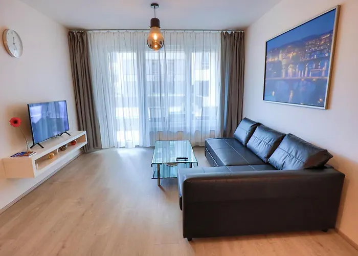 Modern Apartment • Garden • Near The City Center