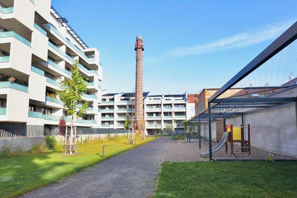 Modern • Garden • Near The Center Апартаменты Прага